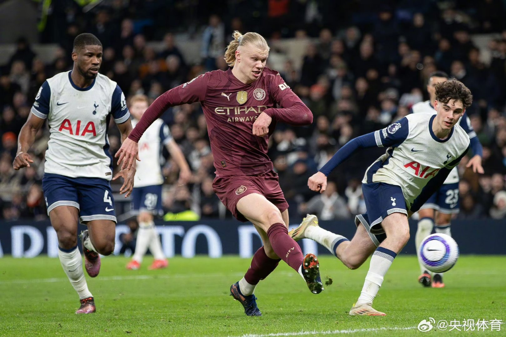 曼联官方发布的鲁尼曼联生涯回顾视频曼联